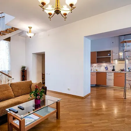 Old Two Level With River View Апартаменты *