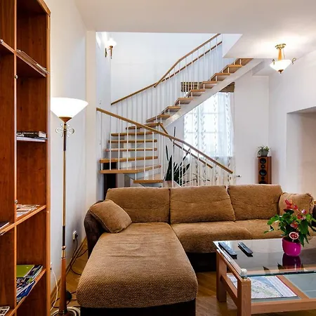 Апартаменты Old Two Level With River View *