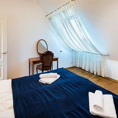Апартаменты Old Two Level With River View *