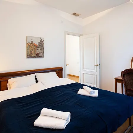 Old Two Level With River View Апартаменты *