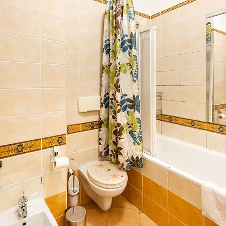 Апартаменты Old Two Level With River View *